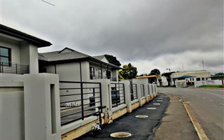 127 m² Office Space in Kloof