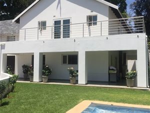 4 Bed House in Hyde Park