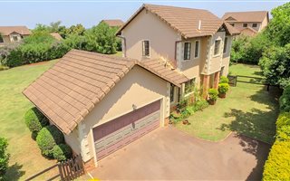 3 Bedroom Duplex in Clifton Hill Estate