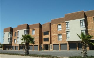 1 Bedroom Apartment in Saldanha
