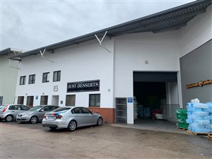 880 m² Commercial space in Newlands East