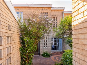 3 Bed Townhouse in Sunset Acres