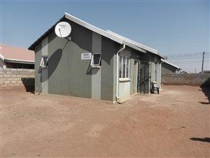 2 Bed House in Protea Glen