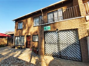 3 Bed House in Crown Gardens