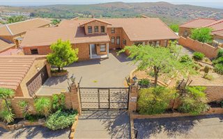3 Bedroom House in Noordheuwel