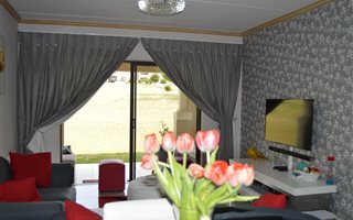3 Bedroom Apartment in Broadacres