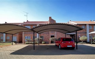 2 Bedroom House in Akasia