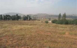 4.3 ha Land available in Eikenhof