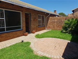 2 Bed Townhouse in Krugersdorp North