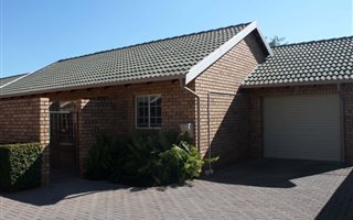 2 Bedroom Simplex in Die Wilgers