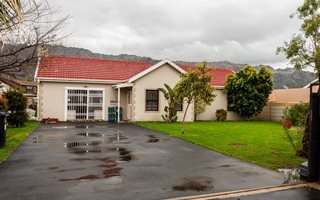 3 Bedroom House in Dobson