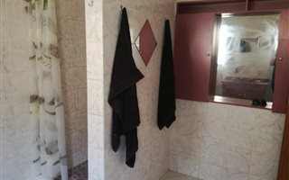 2 Bedroom Garden Cottage in Cinderella