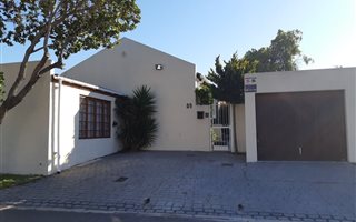 3 Bedroom House in Edgemead