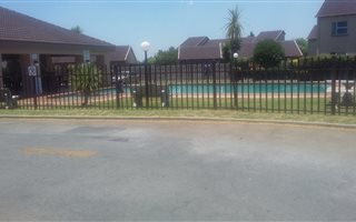 2 Bedroom Townhouse in Bonaero Park