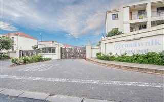 2 Bedroom Apartment in Halfway House