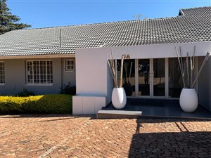 650 m² Commercial space in Bryanston