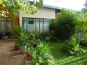 2 Bed Townhouse in Rheeder Park