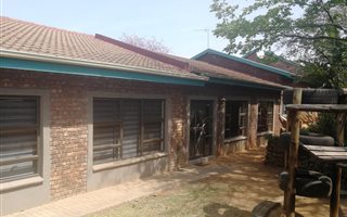 2 Bedroom House in Signal Hill