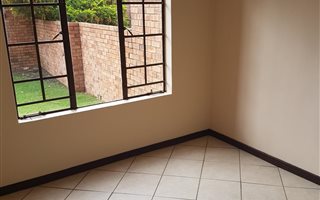 2 Bedroom Apartment in Mooikloof Ridge