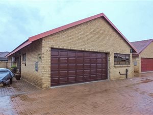 3 Bedroom Cluster in New Redruth