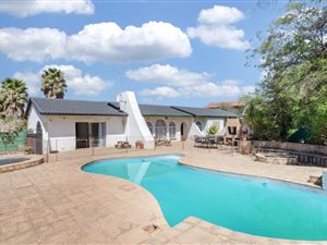 4 Bed House in Brackendowns