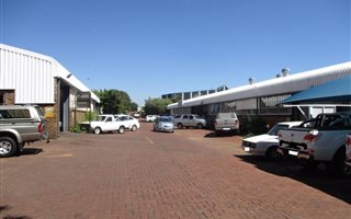 222 m² Industrial space in Rooihuiskraal