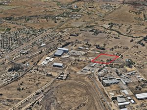 4.3 ha Land available in Estoire