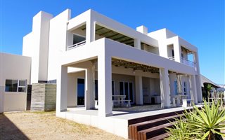 4 Bedroom House in Britannia Bay