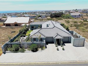 5 Bed House in Myburgh Park