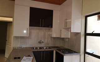 2 Bedroom Garden Cottage in Waterkloof