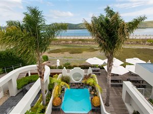 21 Bed House in Paradise