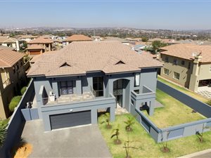 5 Bed House in Greenstone Hill