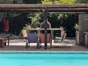 4 Bed House in Bryanston West