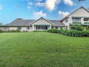 9 Bed House in Clifton Park