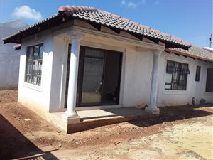 Bachelor apartment in Protea Glen