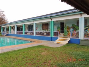 2.4 ha Farm in Hartzenbergfontein
