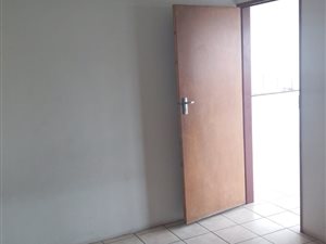 1 Bed Apartment in Roodepoort Central