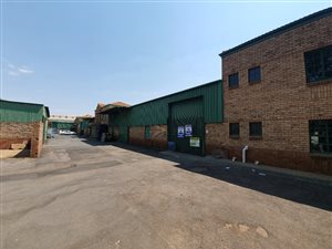 821 m² Industrial space in Gateway Industrial Park