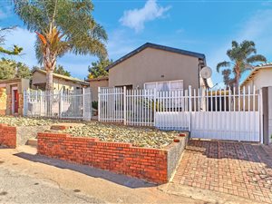 3 Bed House in Greymont