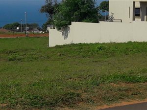 708 m² Land available in Tongaat Beach