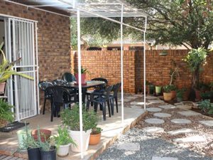 2 Bed House in Rhodesdene