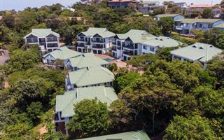 3 Bedroom Simplex in Westbrook