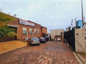 1250 m² Industrial space in Strydompark