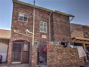 3 Bed Duplex in Birchleigh North