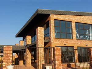 946 m² Land available in Helderwyk