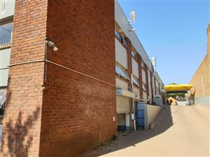 300 m² Commercial space in Garsfontein