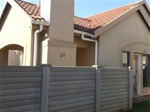3 Bed Townhouse in Vanderbijlpark SE