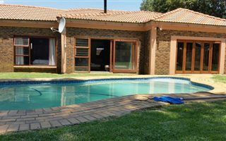 5 Bedroom House in Sunward Park