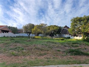 651 m² Land available in Klein Brak River