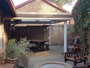 3 Bed Townhouse in Waterkloof Park